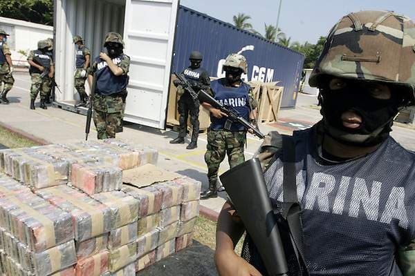 Puertos y aduanas de México serán controlados por el Ejército y la Marina: AMLO