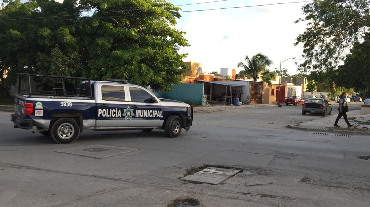¡En su propia casa! Balean a supervisor del C4 en Cancún