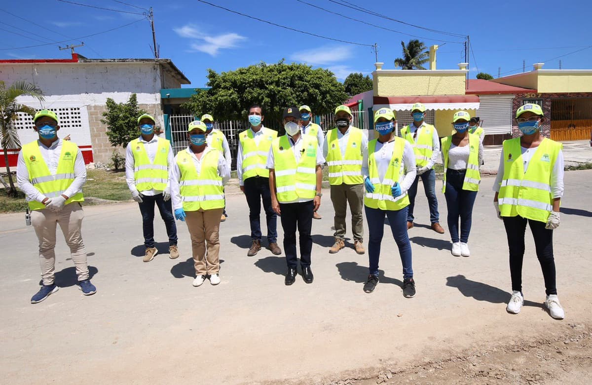 Fortalece Carlos Joaquín medidas de prevención contra el covid-19 con "chalecos amarillos"