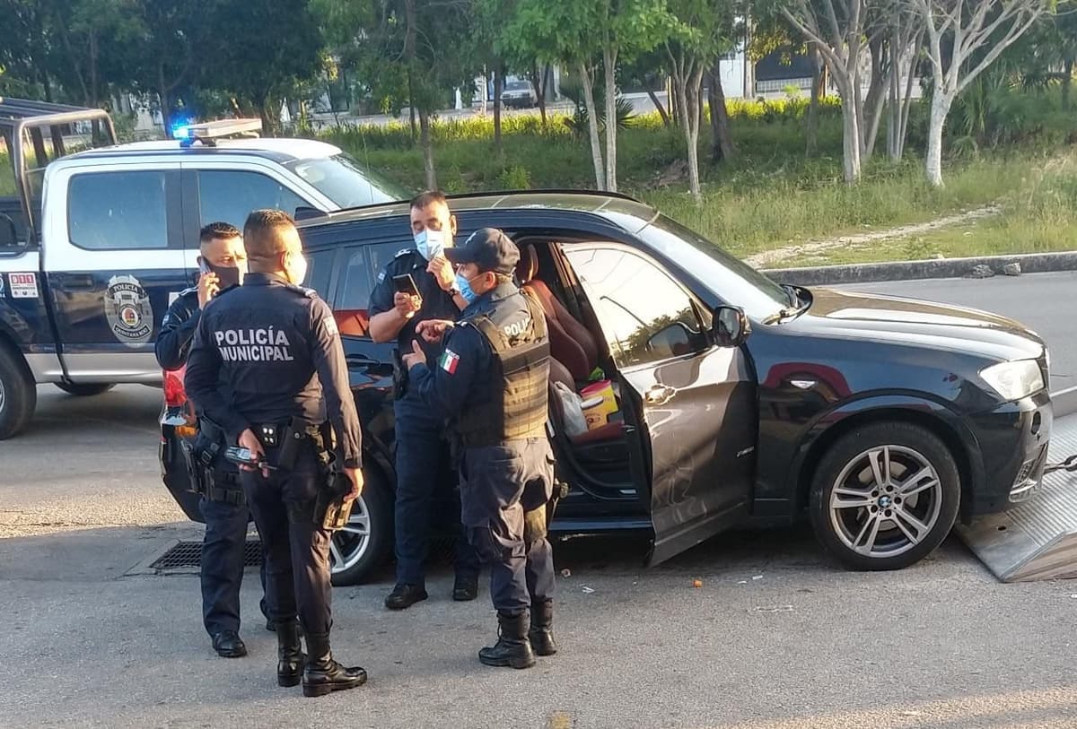 Aseguran camioneta con droga en Cancún