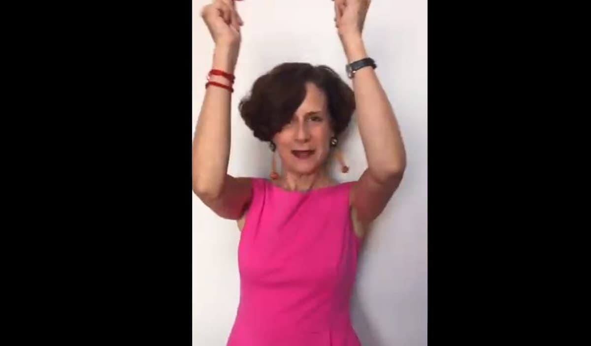 ¿Denise Dresser bailará una canción de Maluma con todo y 'perreo'?