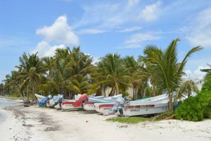Evacúa Marina a pescadores de Banco Chinchorro