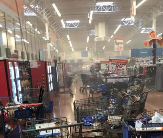 Evacúan Walmart de Chetumal por conato de incendio