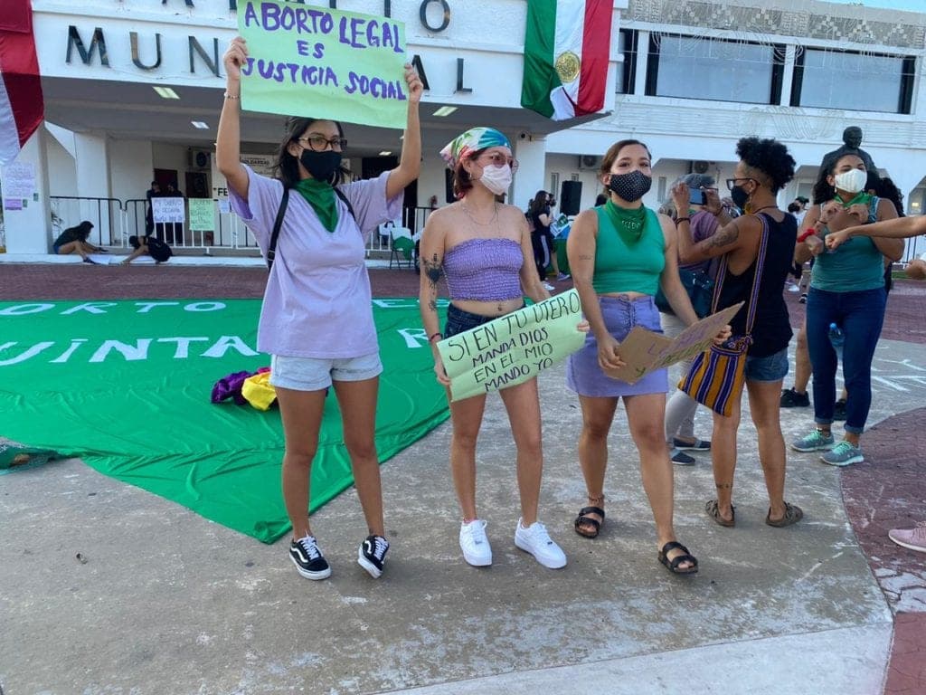 Mujeres exigen derecho al aborto en Playa del Carmen
