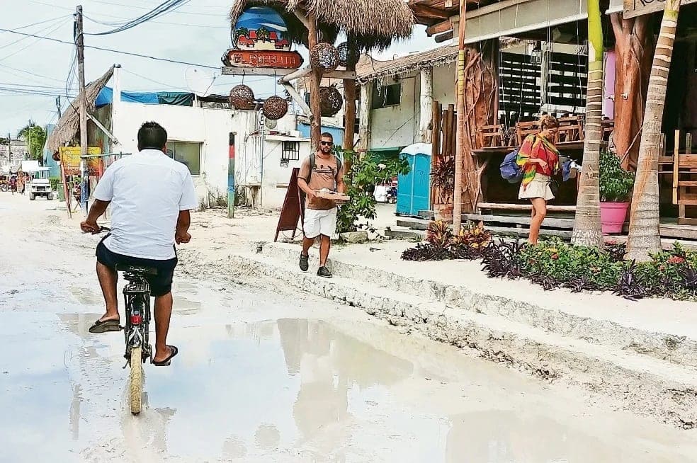 Piden atender deterioro e inundaciones en Holbox, producto de depredación inmobiliaria