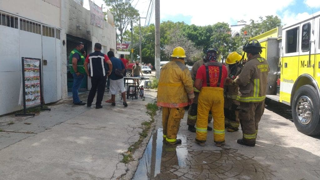 Se incendia el restaurante de sushi del Mercado 28 en Cancún