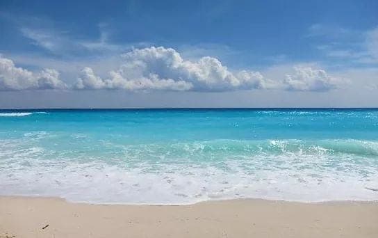 Clima: Continúan las altas temperaturas y probabilidades de lluvia en el Caribe Mexicano