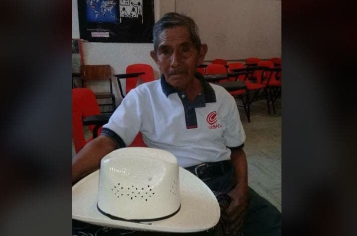 ¡Todo un ejemplo! Tiene 80 años y se graduó de la preparatoria en Oaxaca