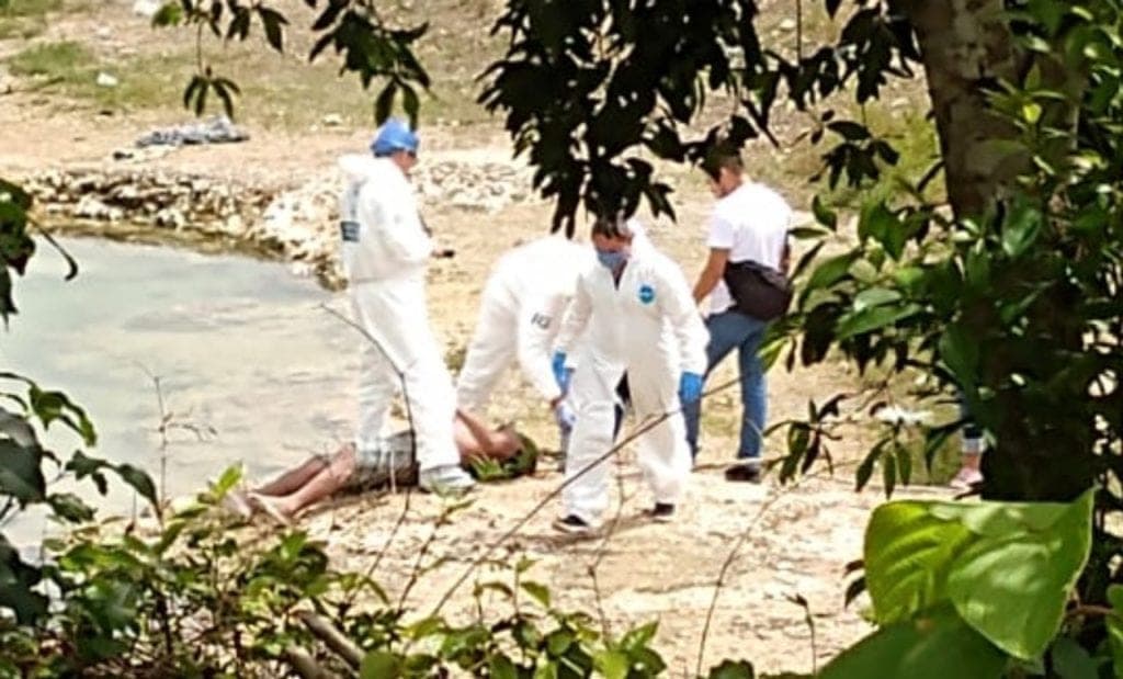 Lo matan a machetazos y arrojan su cuerpo a laguna de Cancún