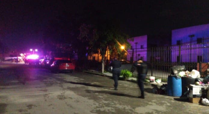Acribillan a un automovilista a la entrada de su casa en Cancún