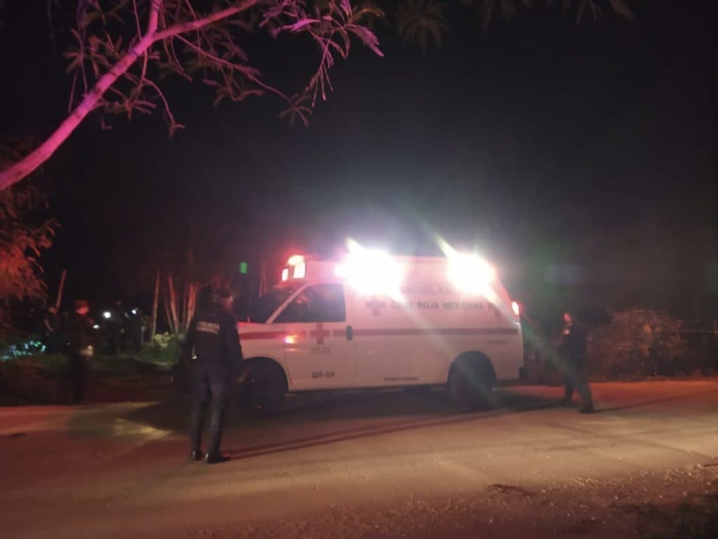 Balean a transeúnte cerca del basurero de Cancún