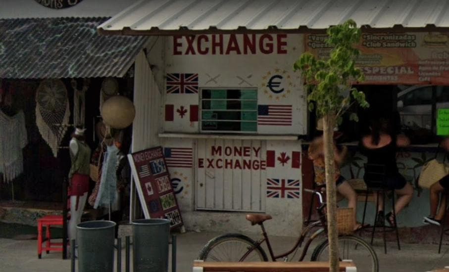 Ladrón hace bomba casera para meterse a robar casa de cambio en Tulum