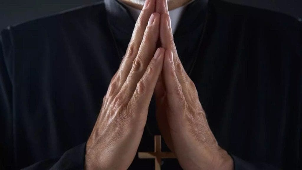 Dan 50 años de cárcel a sujeto por violar a menor en un centro religioso de Cancún