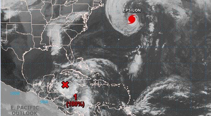 Zona de baja presión aumenta 100% probabilidad ciclónica y está a 500 km de Cancún