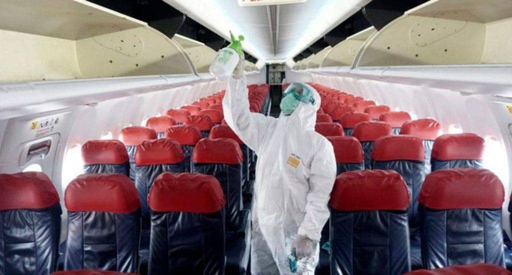 Mujer muere por Covid-19 en pleno vuelo a Texas