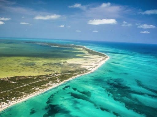 Autoridades y sociedad unen fuerzas para poner fin a invasiones en Cancún e Isla Mujeres