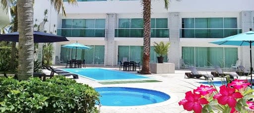 Hoteles del centro y sur de Quintana Roo sufren para pagar adeudos con la CFE