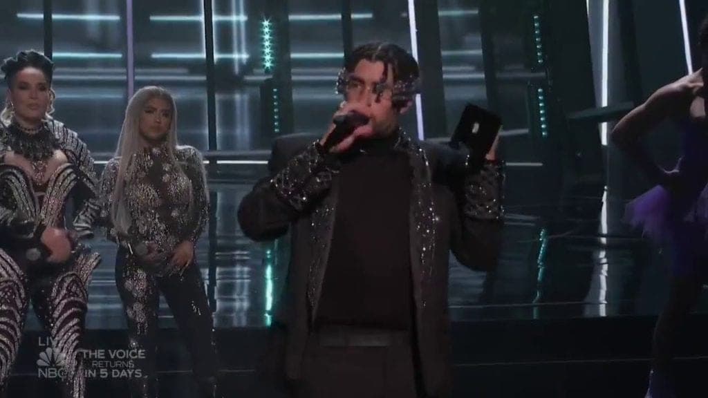 "Si ella no quiere bailar contigo, respeta": Bad Bunny pide poner fin a violencia machista