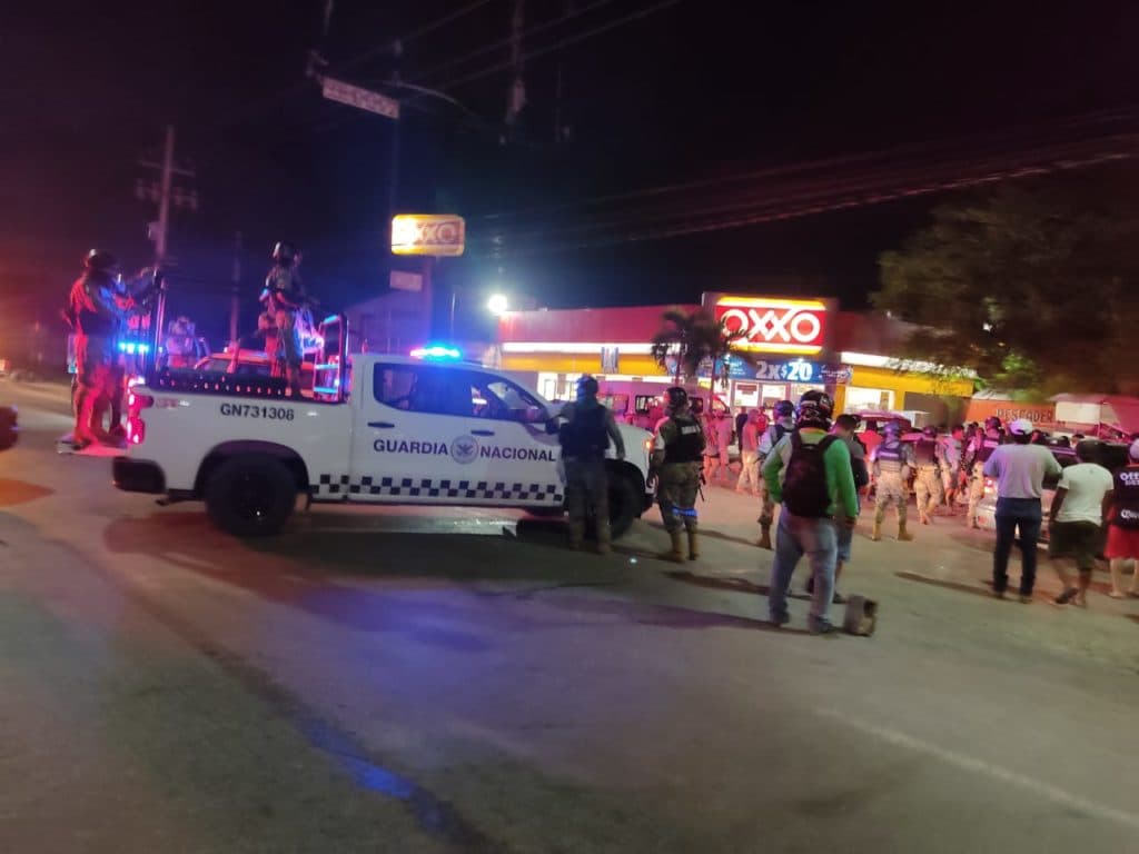 Continúan los bloqueos en Cancún por falta de electricidad; interviene la Guardia Nacional