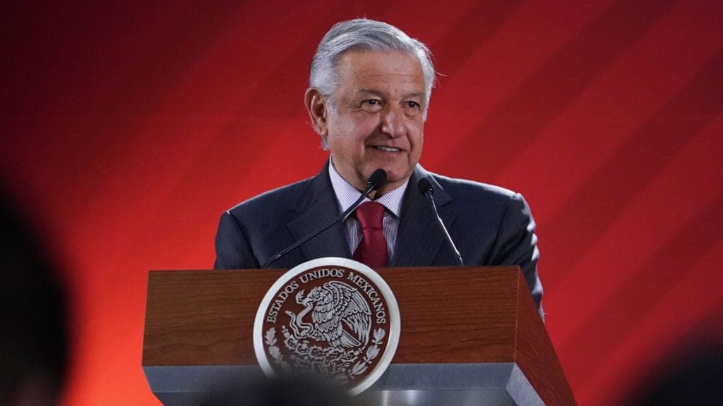 Envió Gobierno Federal 10 mil elementos por huracán "Delta": AMLO
