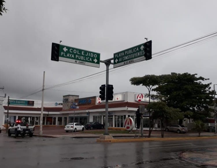 Tras paso de "Delta", reactivan semáforos en Playa del Carmen