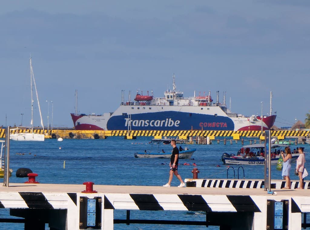 Cozumel otra vez queda incomunicado por huracán Delta