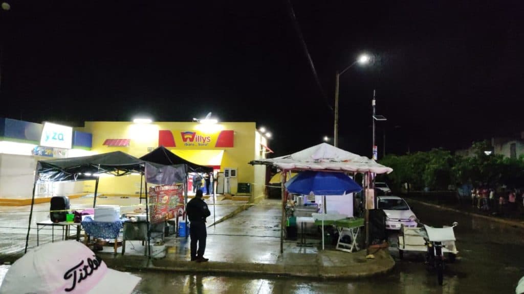 Ejecutan a hombre a balazos afuera de "Super Willys" en Cancún