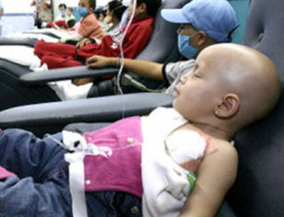 Niño de 4 años vence el cáncer tras permanecer aislado de sus padres por la pandemia