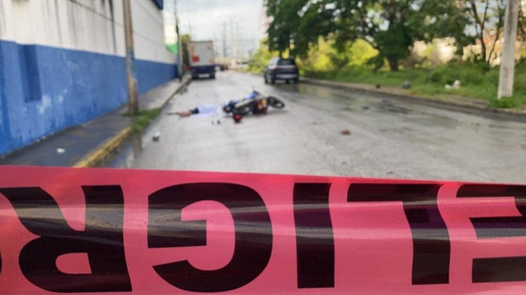 Arrolla y mata con su Mercedes Benz a motociclista en Playa del Carmen