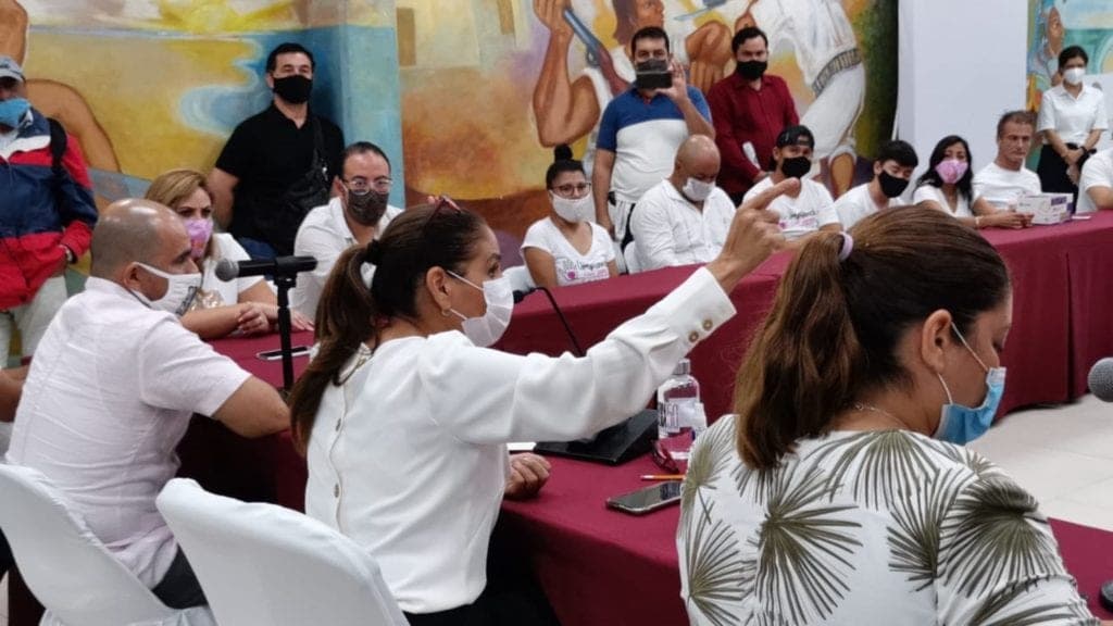 Dialoga gobierno de Benito Juárez con grupo de manifestantes