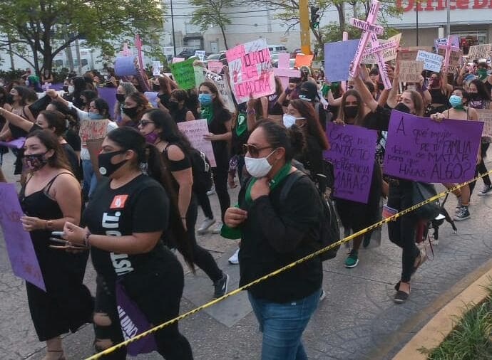 Video: Mujeres exigen un alto a la violencia, con protesta pacífica en Cancún