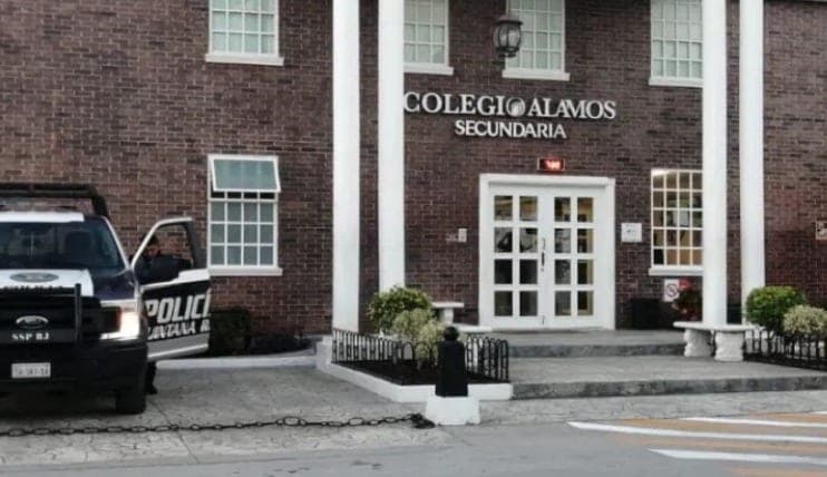 ¡Como ratas! Abren boquete en colegio para entrar a robar en escuela de Cancún