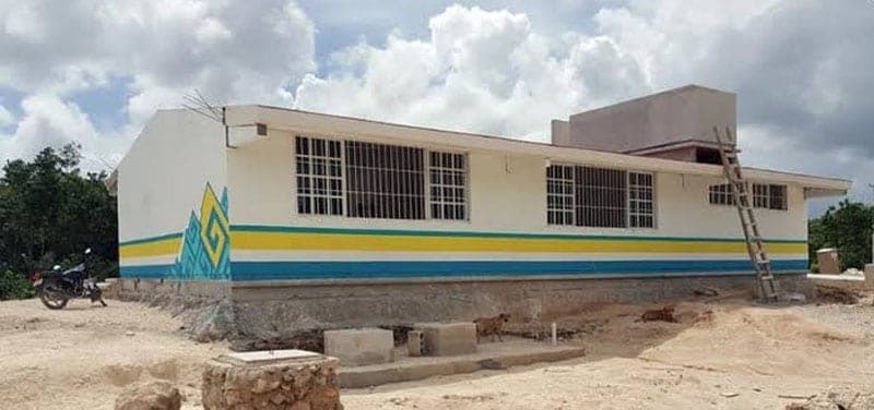 Escuelas nuevas de Quintana Roo registran avances de 40%