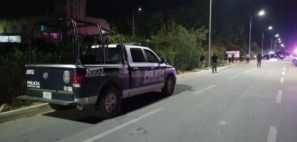 Balean a hombre afuera de bar de Playa del Carmen