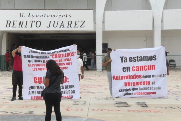 ¡Ya basta de la persecución contra Uber en Cancún! Identifican a patrulla de "cacería"