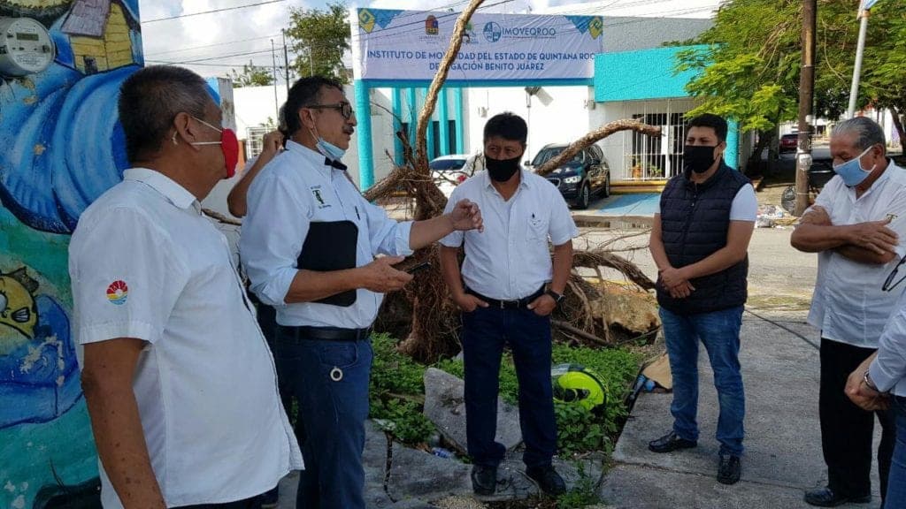 Piden taxistas a Imoveqroo no tolerar a Uber en Quintana Roo