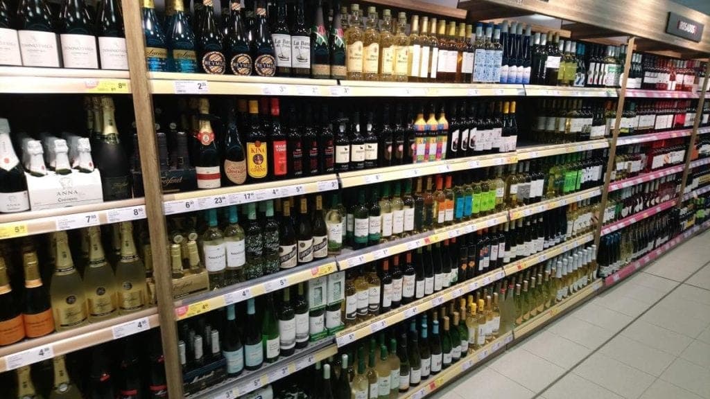 Error de El Buen Fin, cliente se lleva más de 2 mil botellas de Whisky de un supermercado