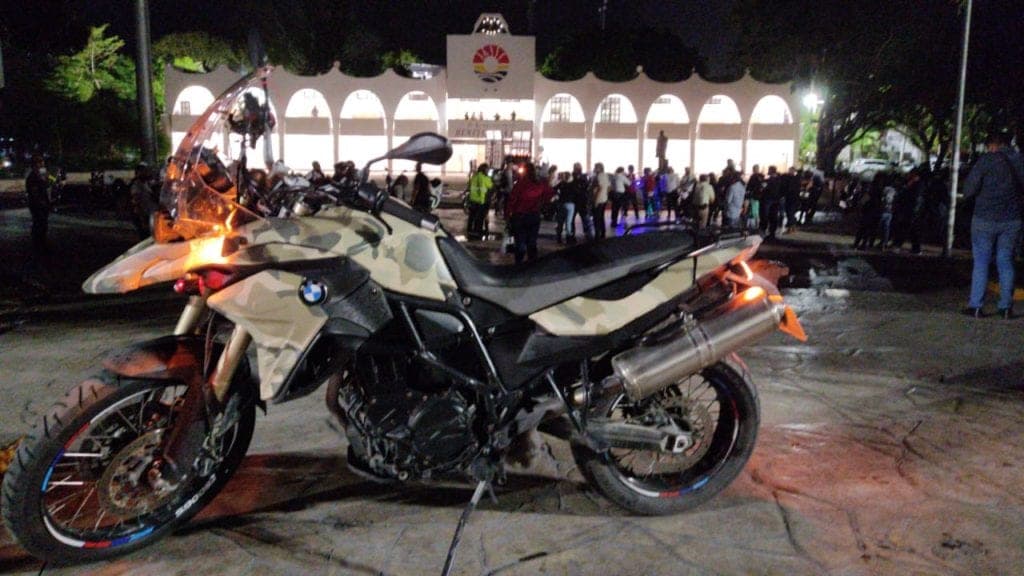 Grupo de motociclistas manifiestan en Cancún