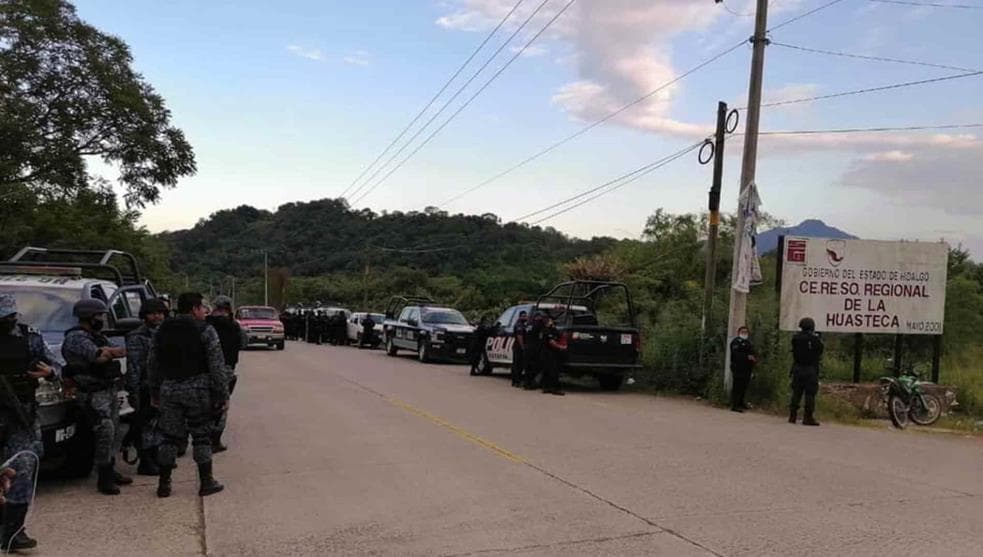 Recluso toma como rehén a director de penal en Hidalgo ¡Pide que abran las puertas!