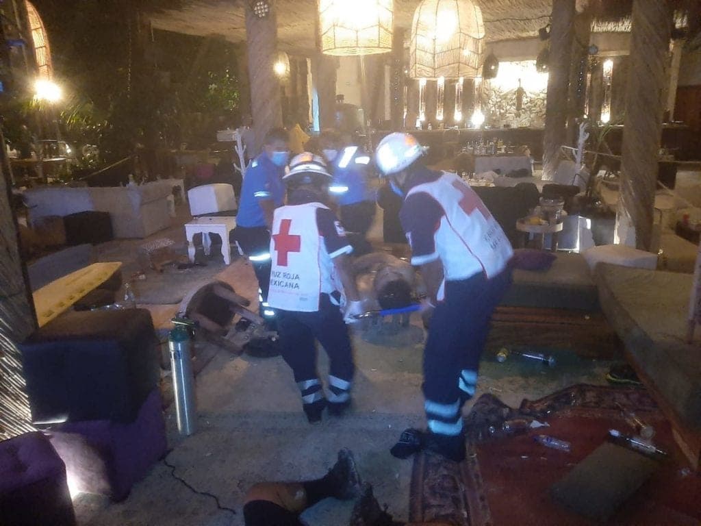 Detienen a policías involucrados en la balacera del del club Vagalume en Tulum