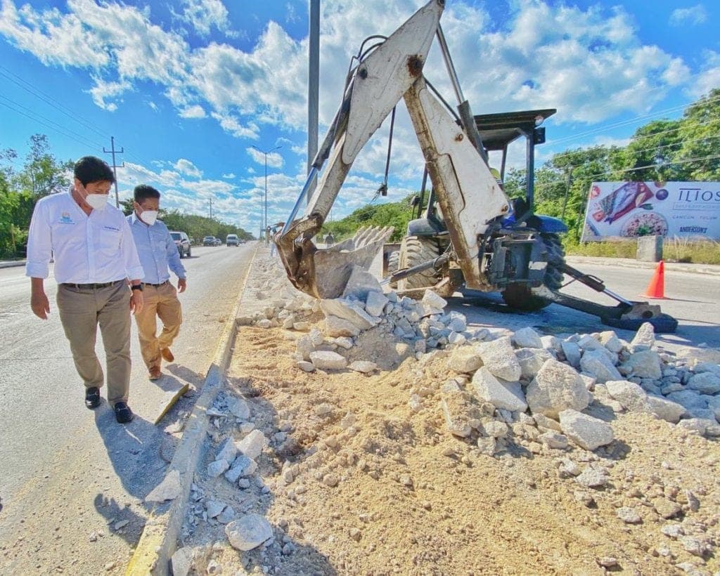 Supervisa Víctor Mas diversas obras de mejoramiento urbano en Tulum
