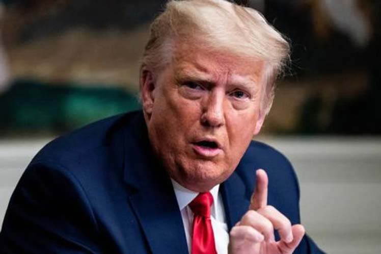 Firma Trump plan de estímulos a la economía de EE.UU. por 900 mil millones de dólares