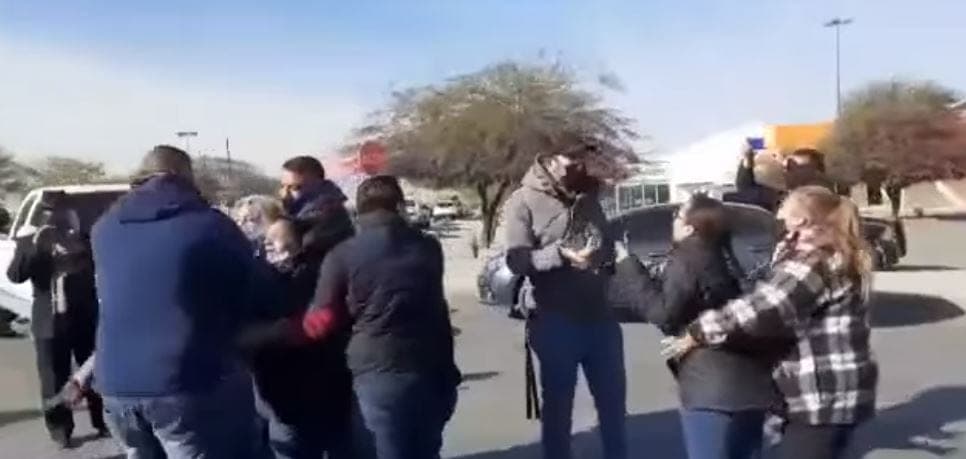 Revendedores se pelean por pasteles de Costco en Ciudad Juárez, limitan compra a 2 por persona