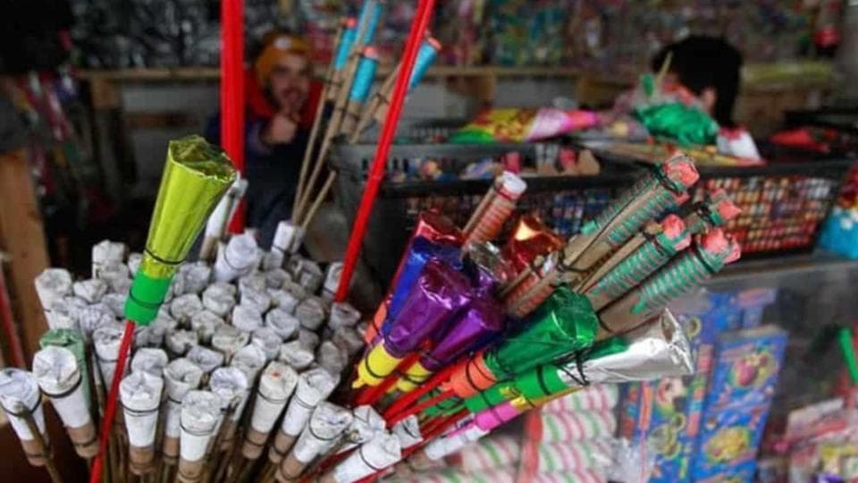 Impondrán multas de 2 mil 600 pesos y cárcel a quienes usen pirotecnia en fiestas decembrinas