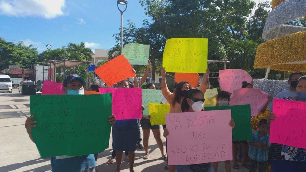 Invasores en Tulum protestan por abusos de la policía y su 'líder'