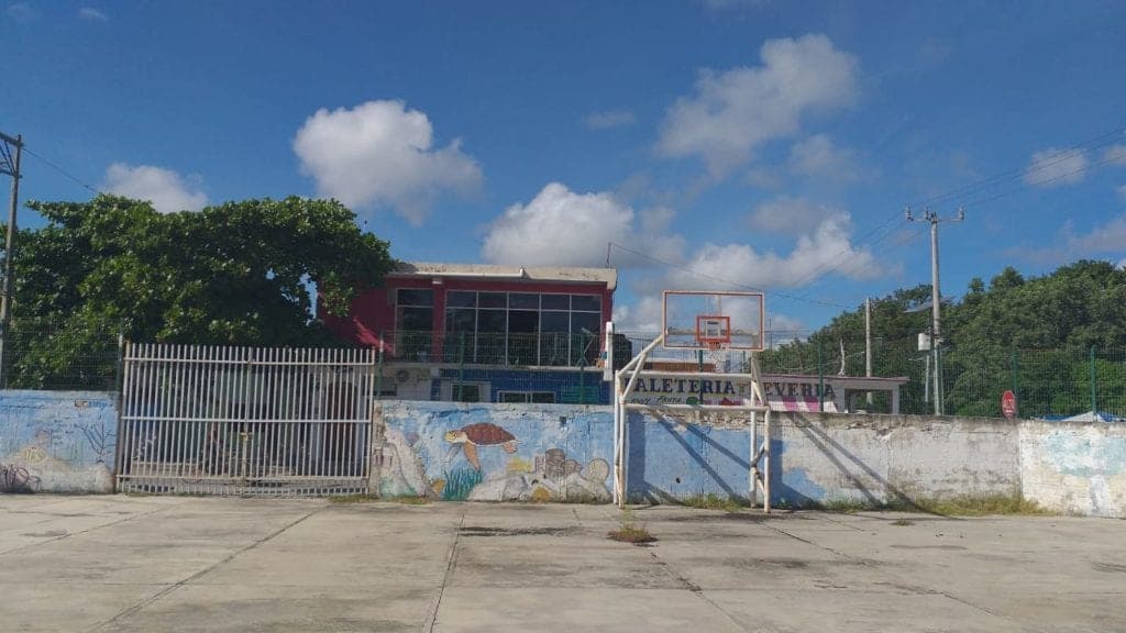 Piden reconsiderar construcción en Tulum por afectar espacios de escuela primaria