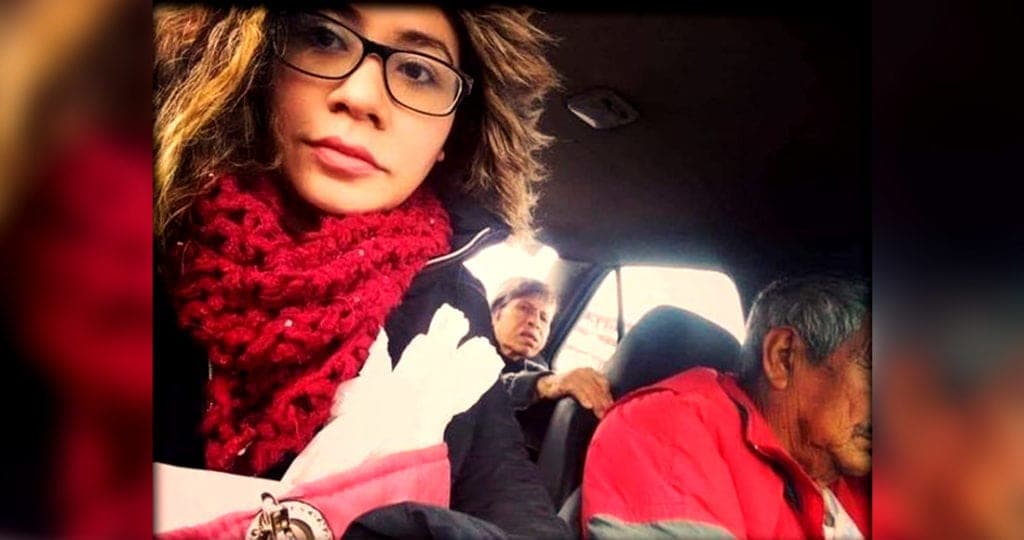 Taxista viaja con su esposa que tiene Alzheimer; sus hijos no quieren cuidarla