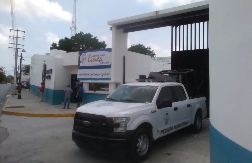 Denuncian a alumno del colegio Boston en Cancún por extorsión y acoso a estudiantes; UNAM interviene