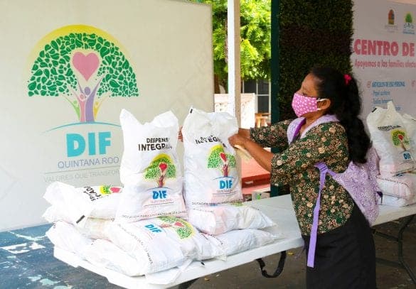 Entregan gobierno y DIF más de 5 mil apoyos a grupos vulnerables durante 2020: Carlos Joaquín