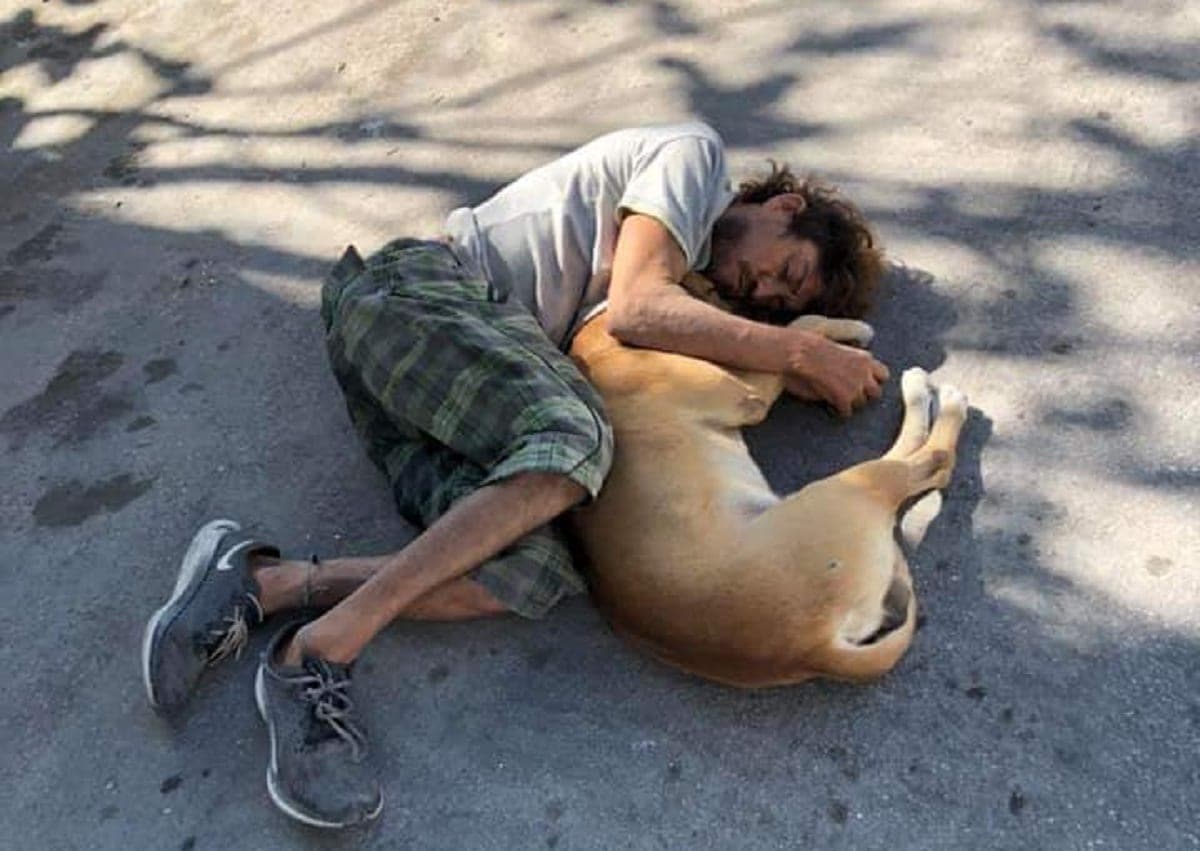 Playenses reconocen a Pancho y "Panchito", la fuerte amistad entre un hombre y su perro